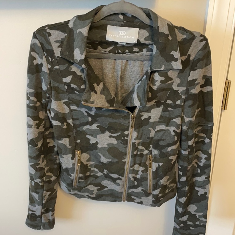 Sweatshirt material & lined, utility jacket